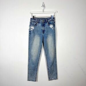 American Eagle Women's Size 6 Tall Long Light Blue Cropped Distressed Mom Jean